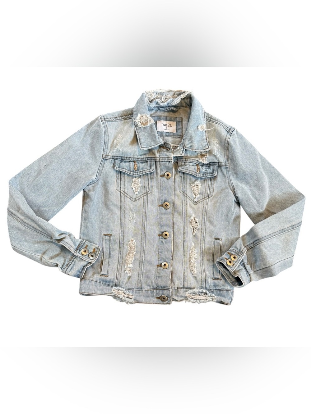 Women’s Rue21 Light Wash Blue Distressed Denim Jacket EUC size small